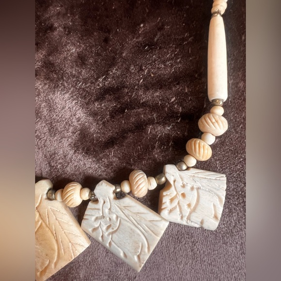Elegant Vintage Carved Bone Elephant Pendant Necklace - Picture 2 of 5